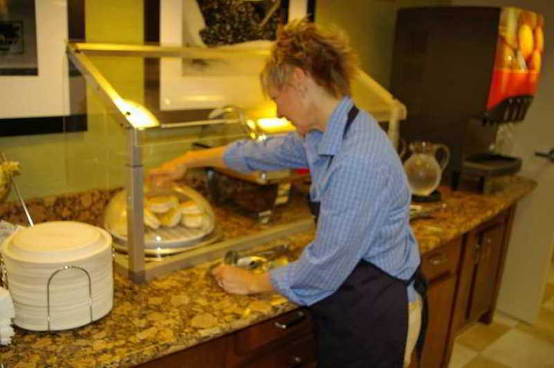 Hampton Inn & Suites Huntersville Ristorante foto